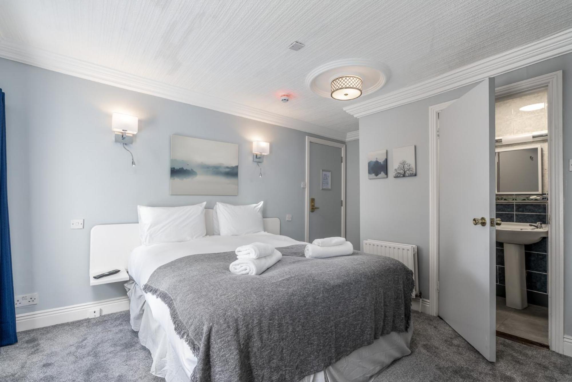 The Waterfront Townhouse Accommodation كيلكيني المظهر الخارجي الصورة