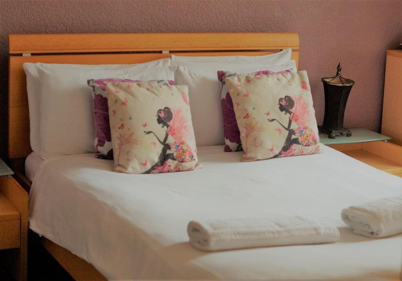 The Waterfront Townhouse Accommodation كيلكيني المظهر الخارجي الصورة